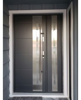 Fargo 26DB - front house door with side panel
