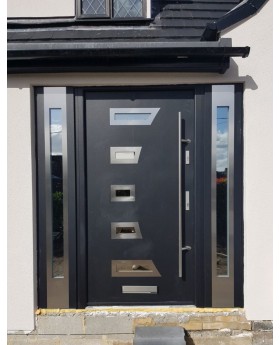Fargo 23 T - front door with side panel